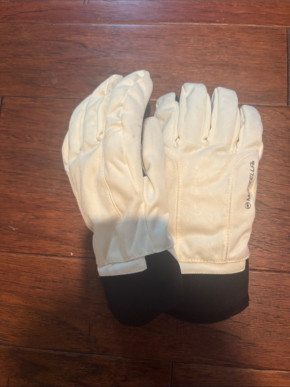 Women's Cream Ski Gloves with Black Cuffs